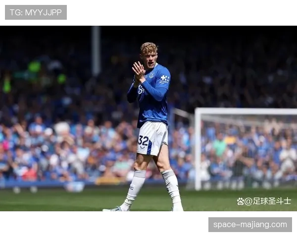 新星观察：埃弗顿年轻中卫布兰斯韦特展现出超越年龄的防守选位与盯人能力